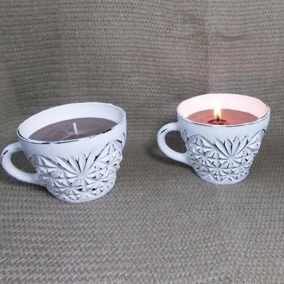 Soy Candle In Painted Teacup - Strudel And Spice - Picture 2 of 4